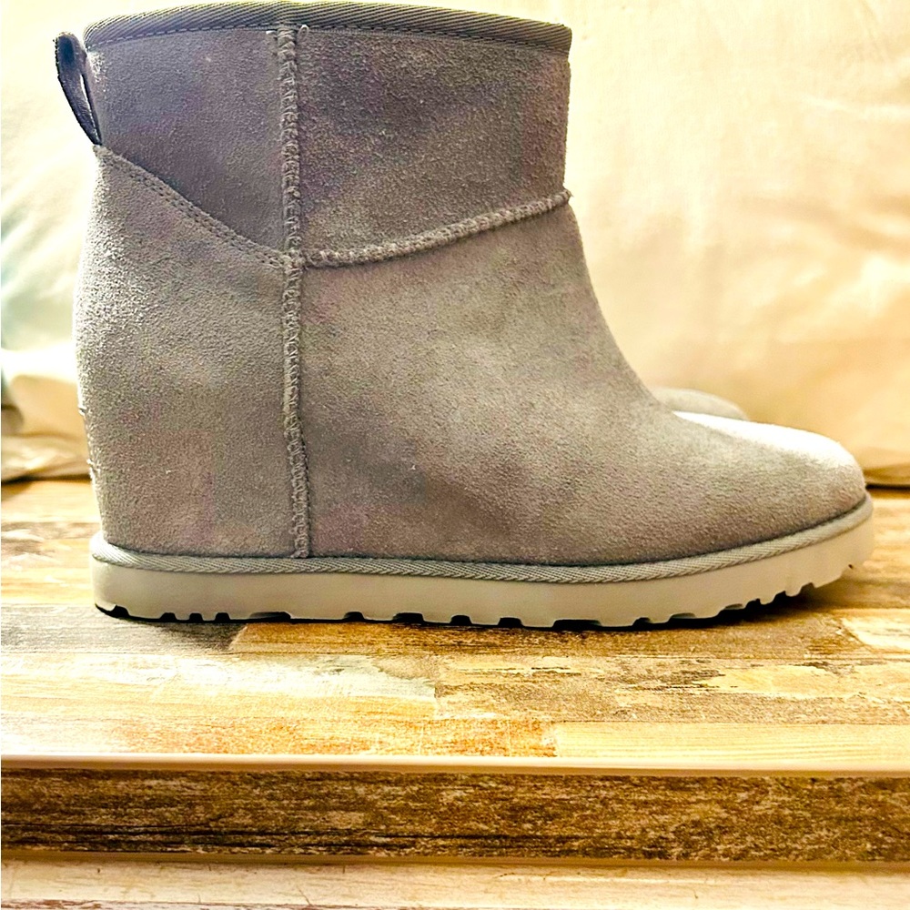 UGG Femme mini wedge